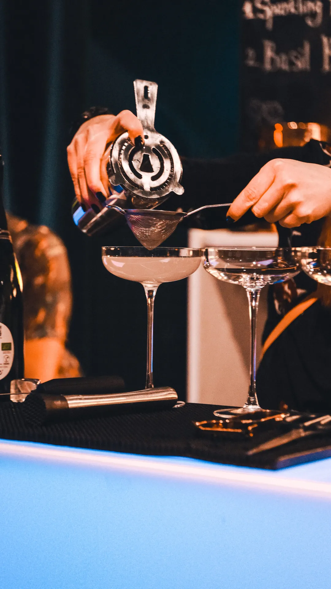 Rosa cocktails silas upp i coupeglas