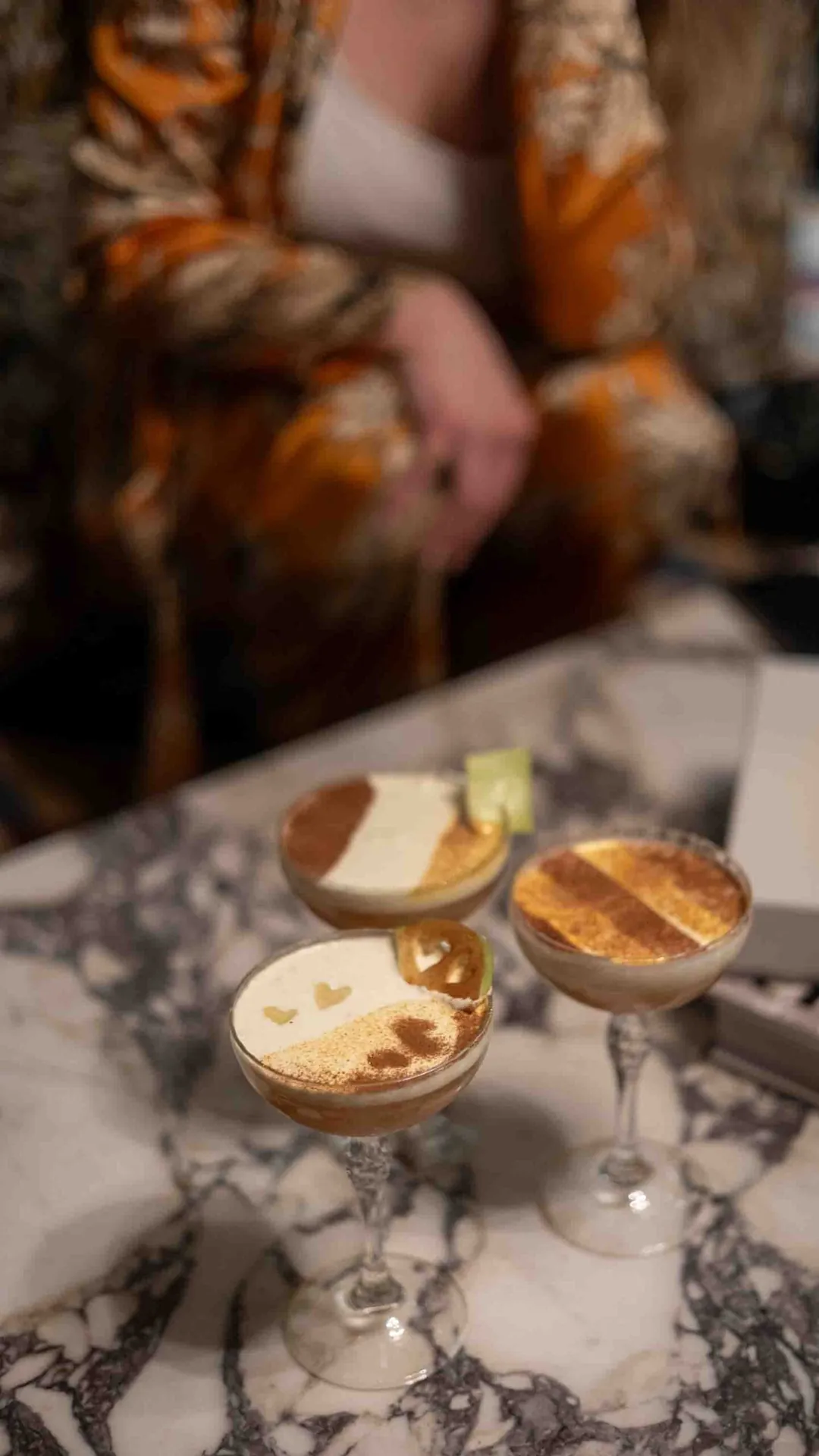 Espresso martinis på ett marmorbord